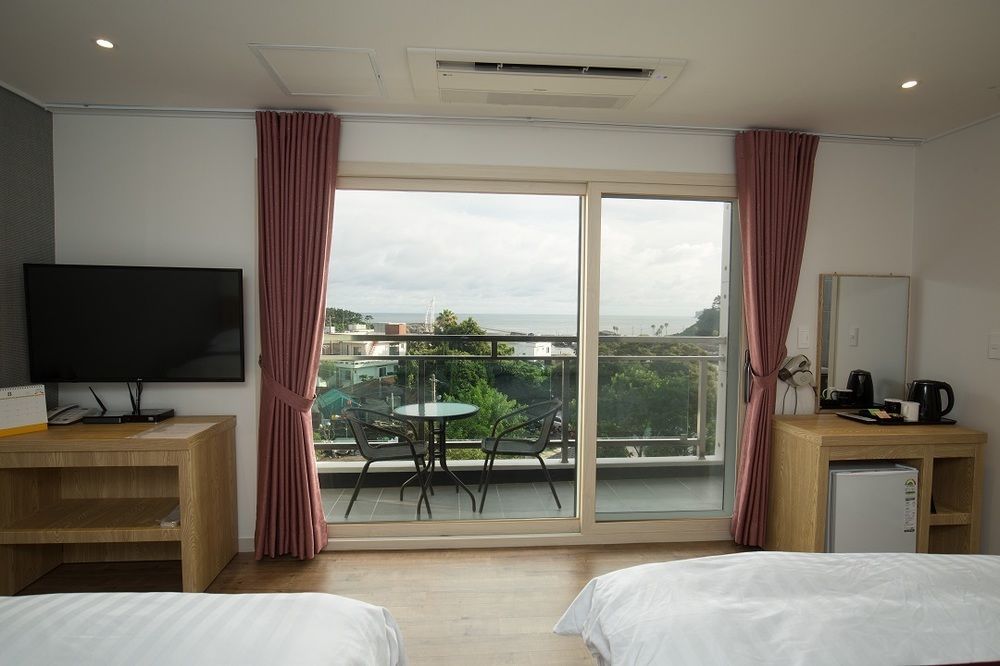 Cheonjiyeon Crystal Hotel Seogwipo Eksteriør bilde